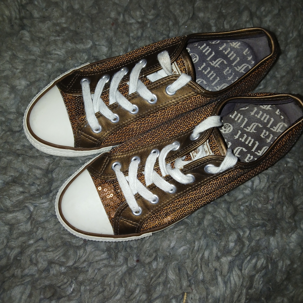 Gotta Flurt Bronze and White Athletic Shoes